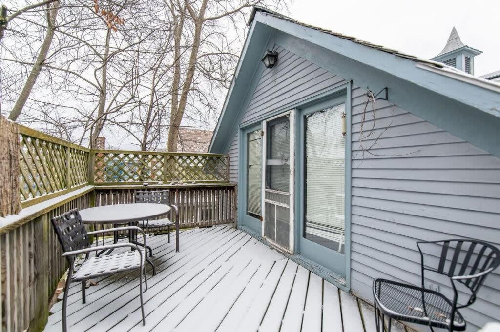Bright And Cozy Treehouse Apartment バーリントン エクステリア 写真